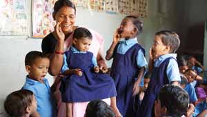 कोरवा जनजाति के बच्चे स्कूल में