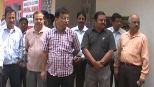 हड़ताली अधिकारी