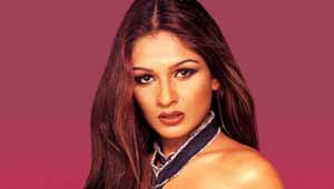 तेजस्विनी कोल्हापुरे-'अग्ली'