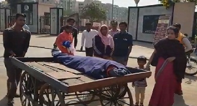 ठेले पर शव
